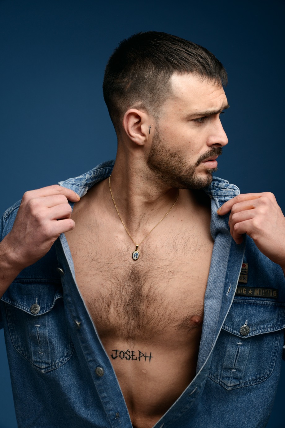 Guillaume — Model & Host in Suresnes photo 1