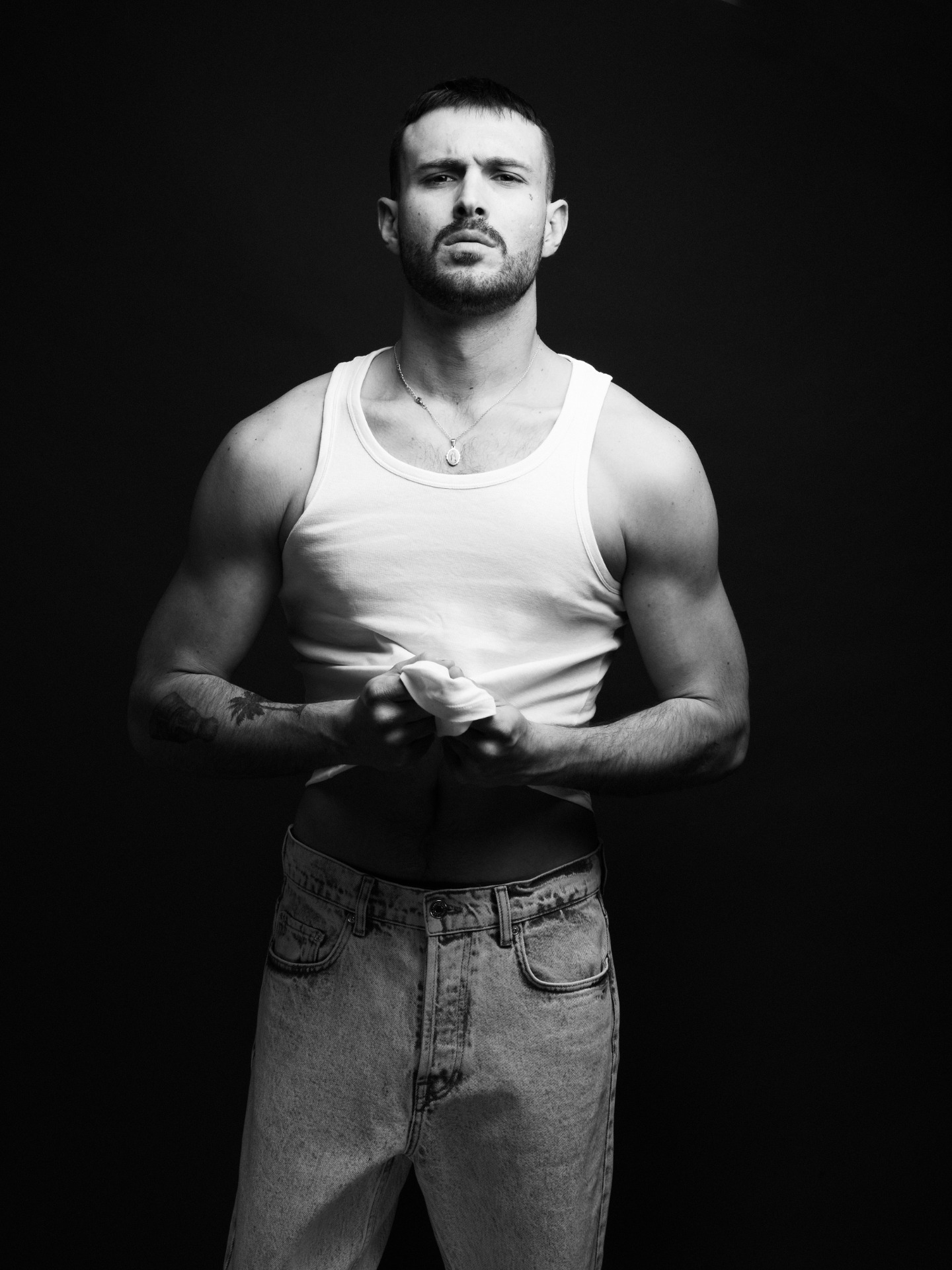 Guillaume — Model & Host in Suresnes photo 5