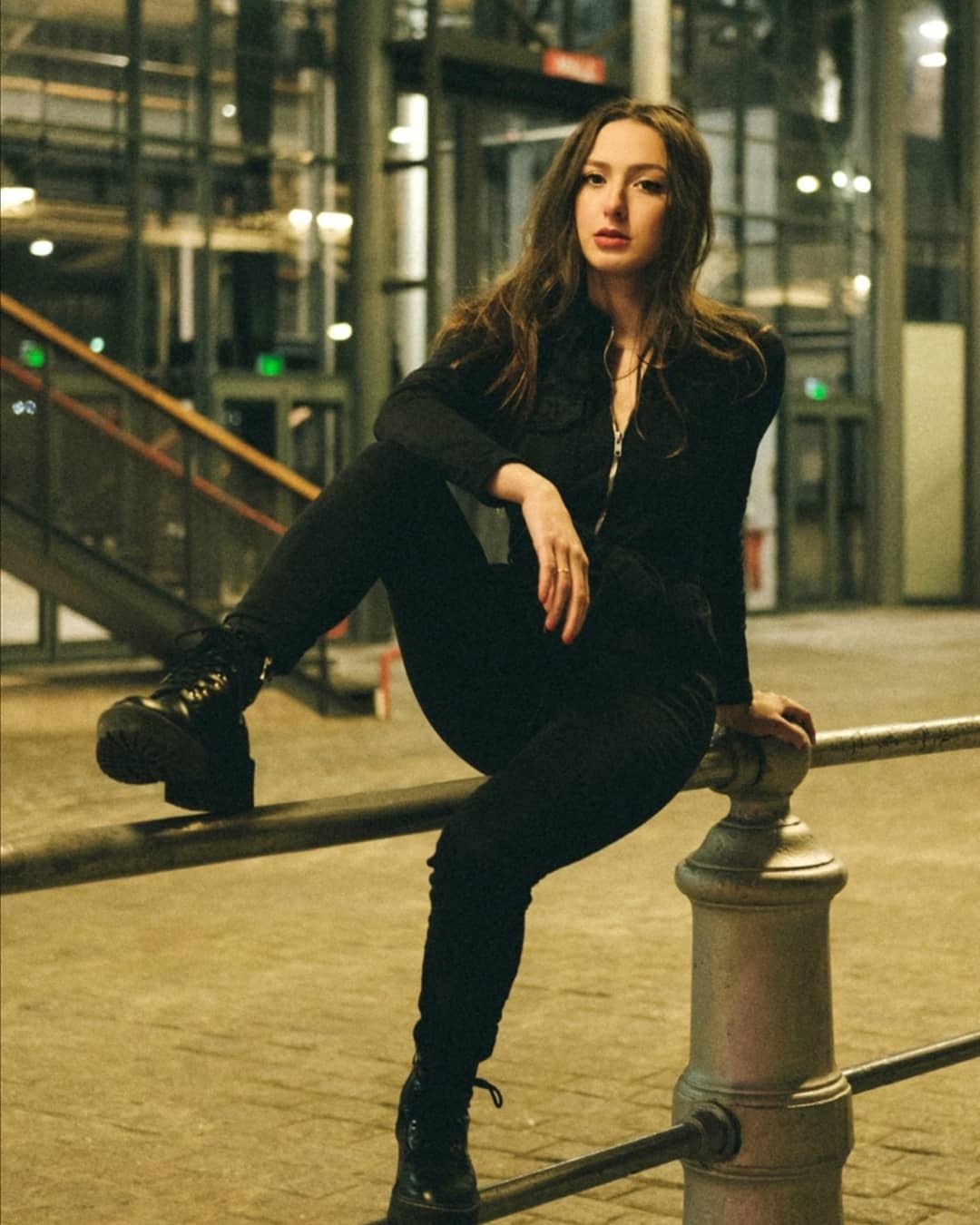 L&eacute;ora — Model & Hostess in Paris photo 7