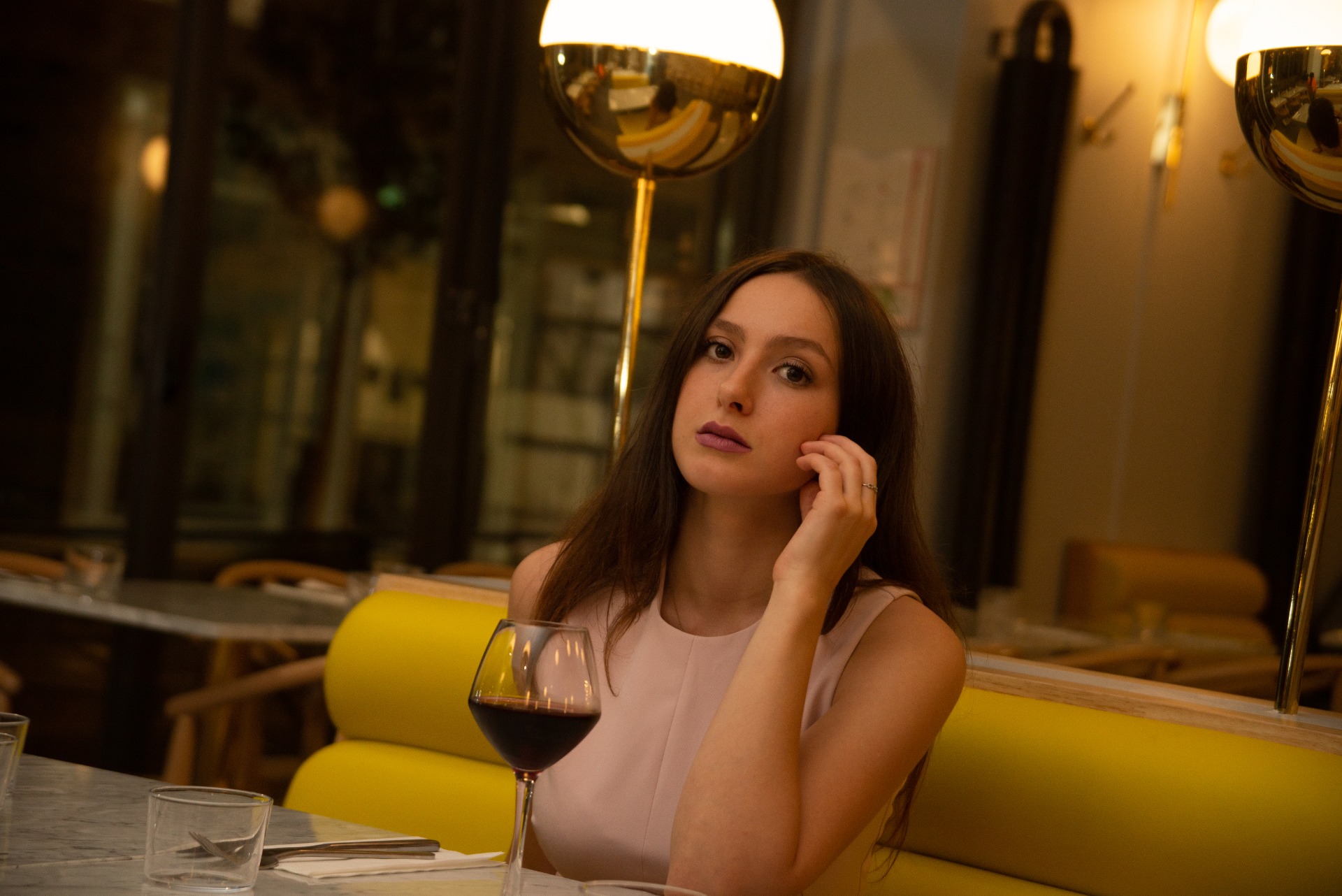 L&eacute;ora — Model & Hostess in Paris photo 6