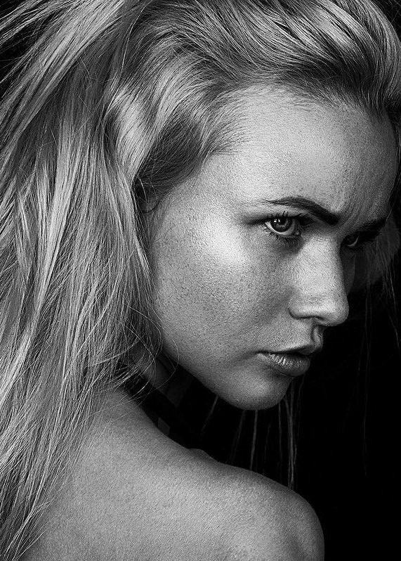 Dovile — Model & Hostess in Kaunas photo 17