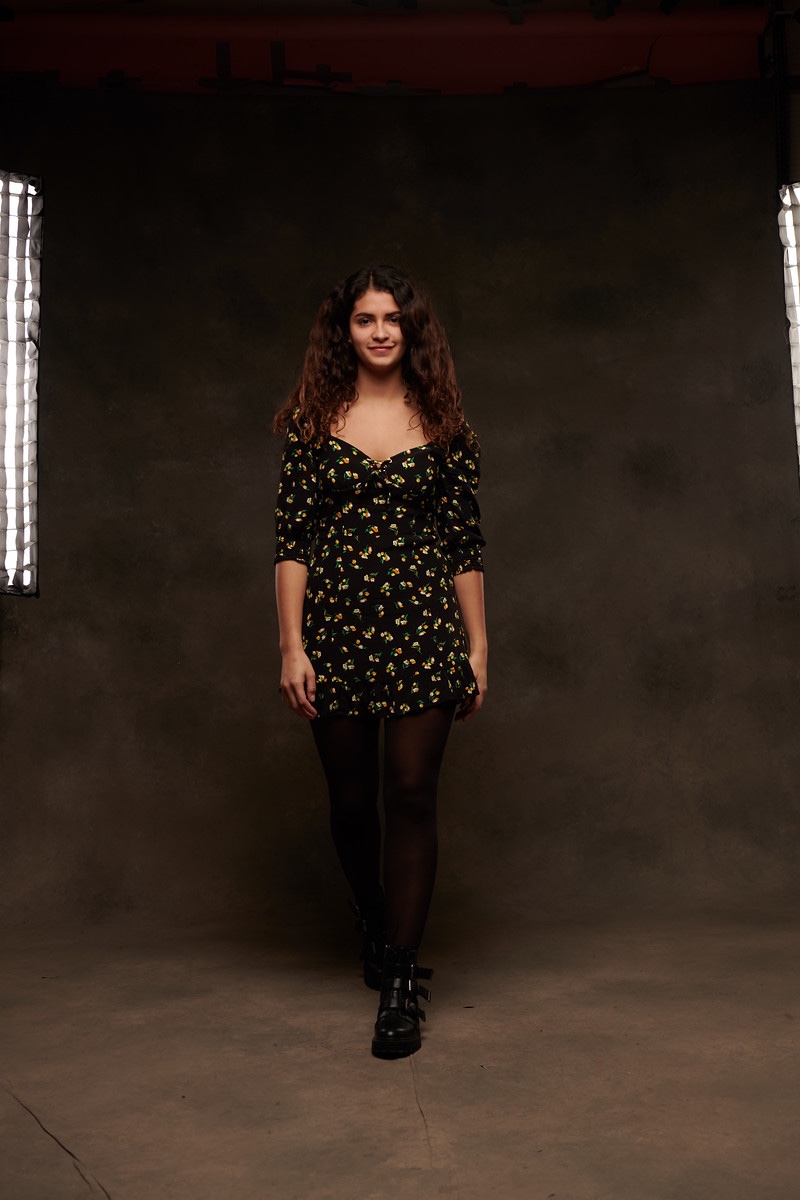 Ana — Model & Hostess in Asni&egrave;res-sur-seine photo 2