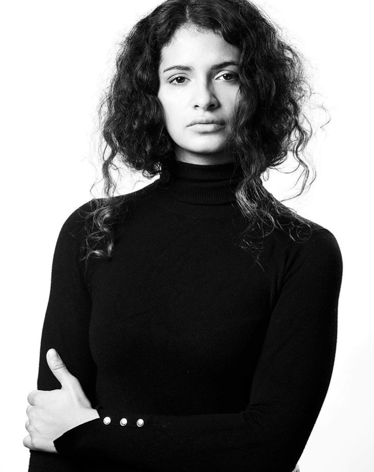 Ana — Model & Hostess in Asni&egrave;res-sur-seine photo 4