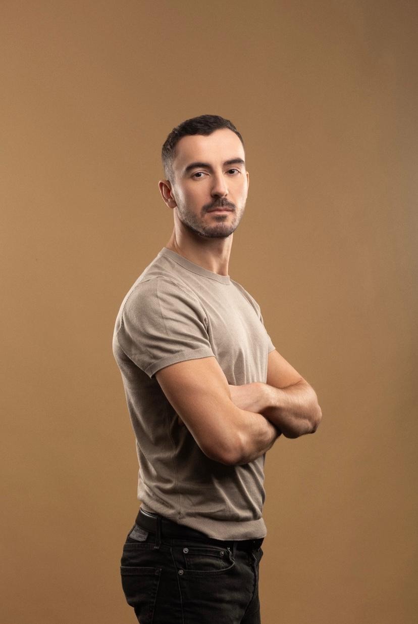 Olivier — Model & Host in Le Chesnay-rocquencourt photo 1