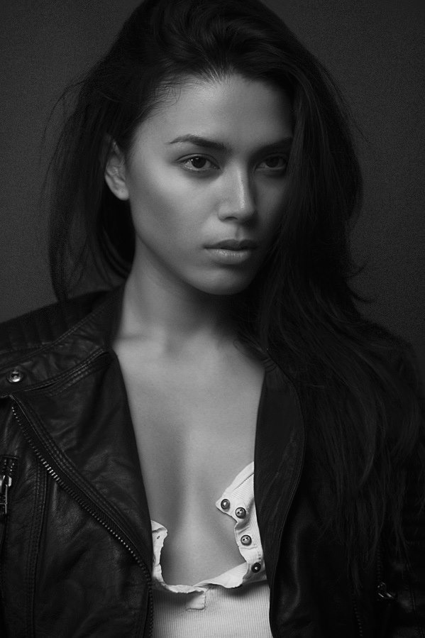Claire — Model & Hostess in Paris photo 2