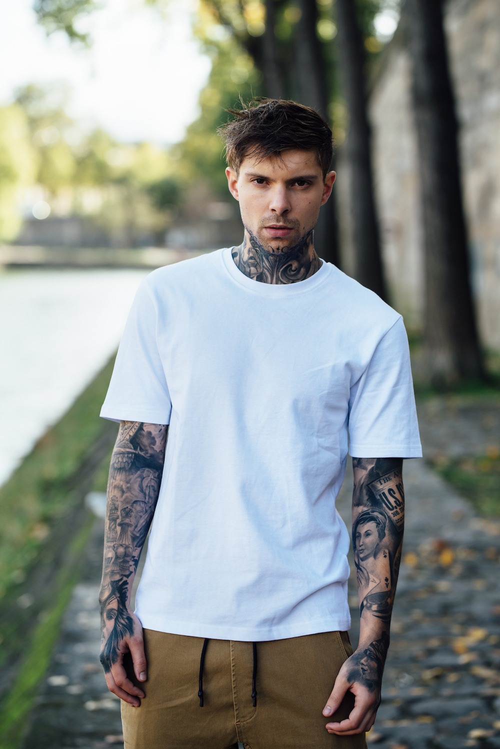  Jonathan  — Model & Host in Lione photo 3