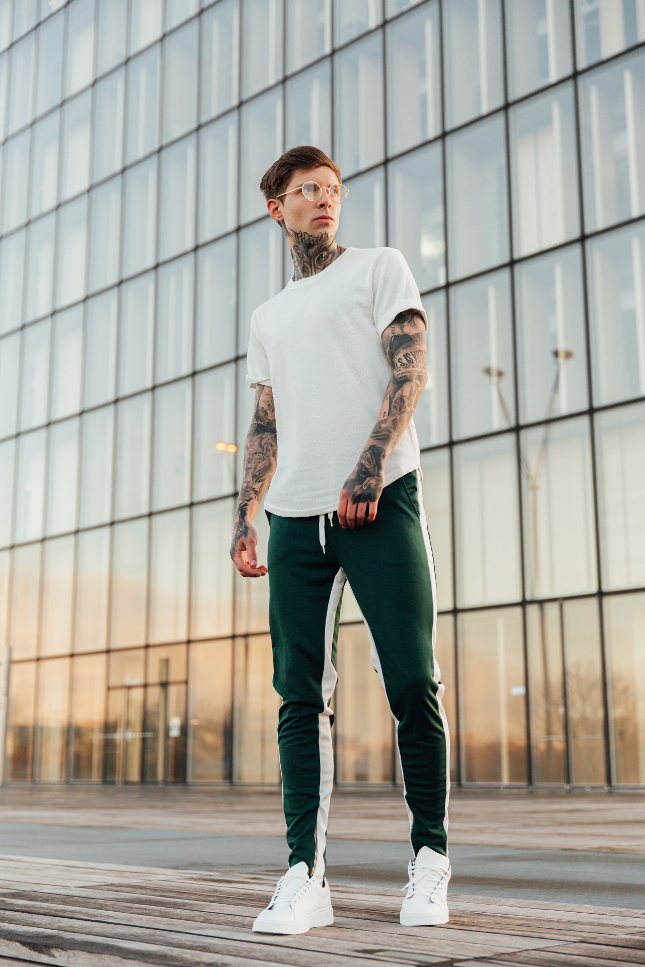  Jonathan  — Model & Host in Lione photo 4