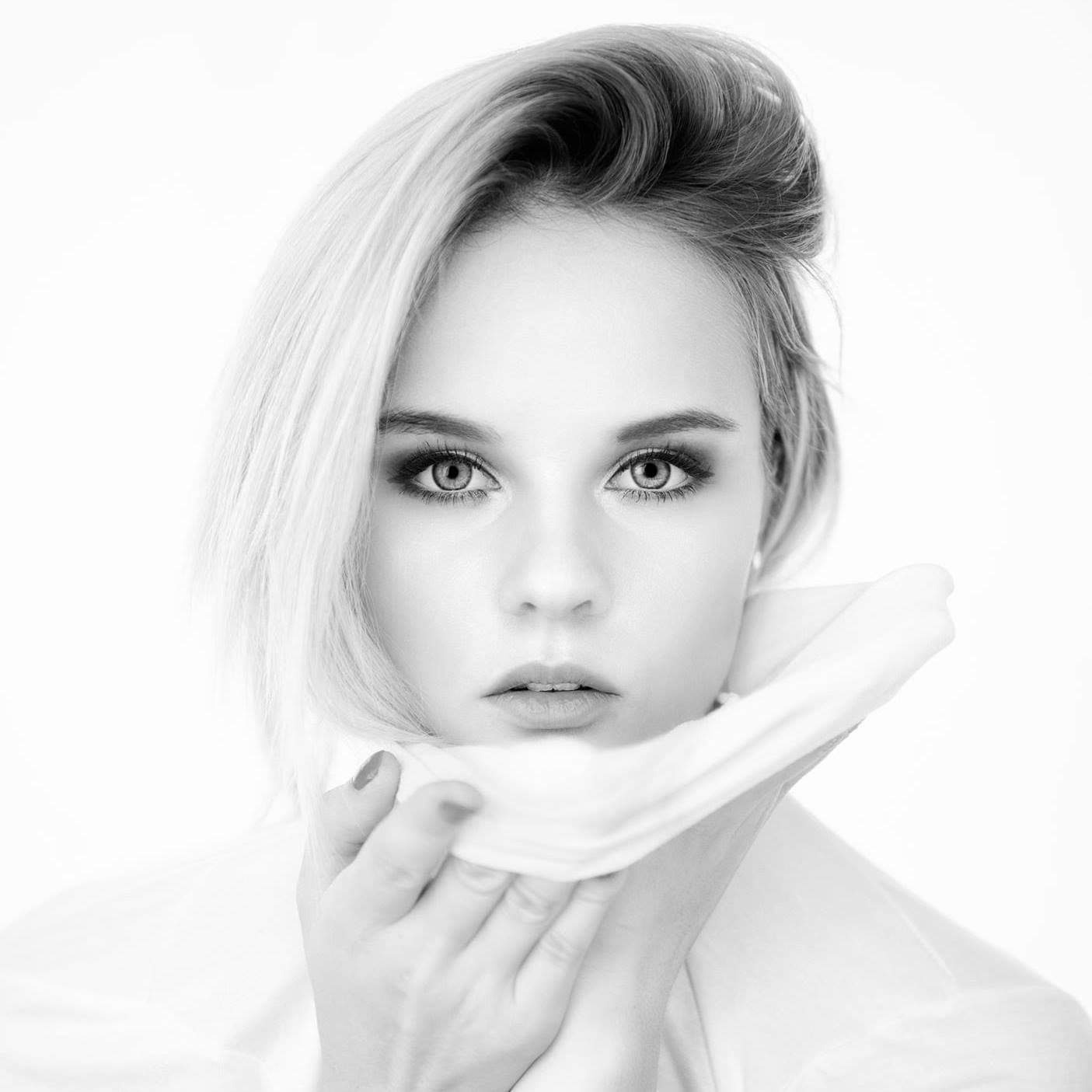 Manon — Model & Hostess in Servon photo 4