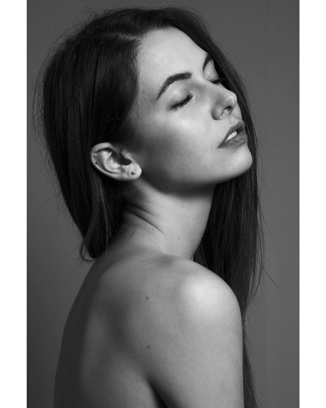 Ana&iuml;s — Model & Hostess in Paris photo 26