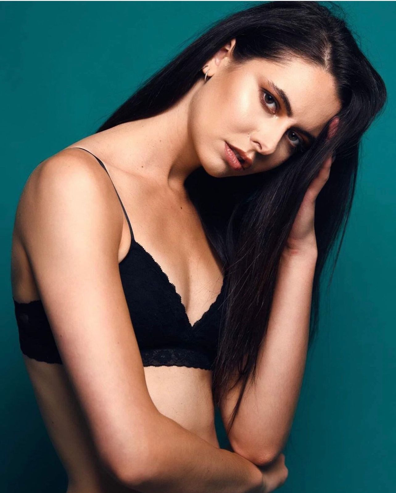 Ana&iuml;s — Model & Hostess in Paris photo 4
