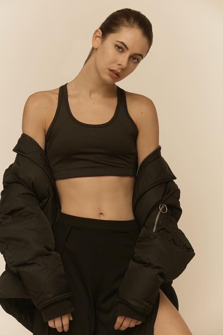 Ana&iuml;s — Model & Hostess in Paris photo 9