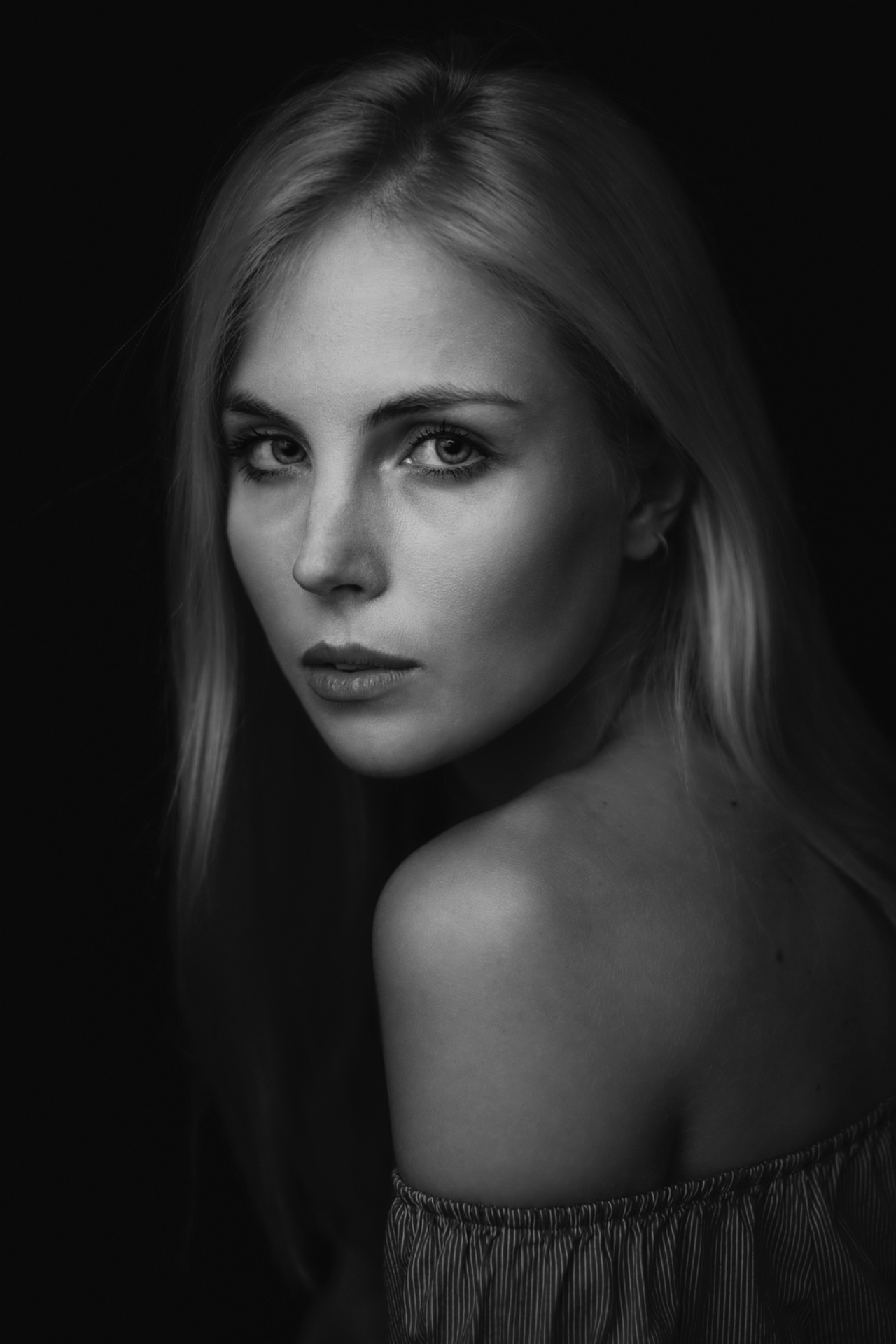 Julia — Model & Hostess in Milano photo 7