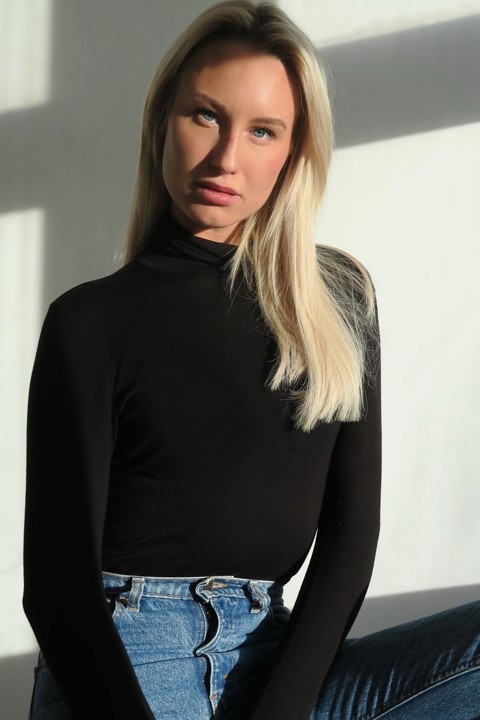 Camilla — Model & Hostess in Marbella photo 4
