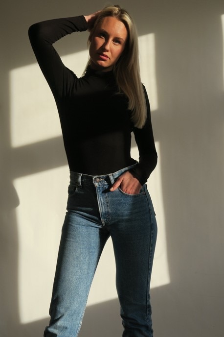 Camilla — Model & Hostess in Marbella photo 5