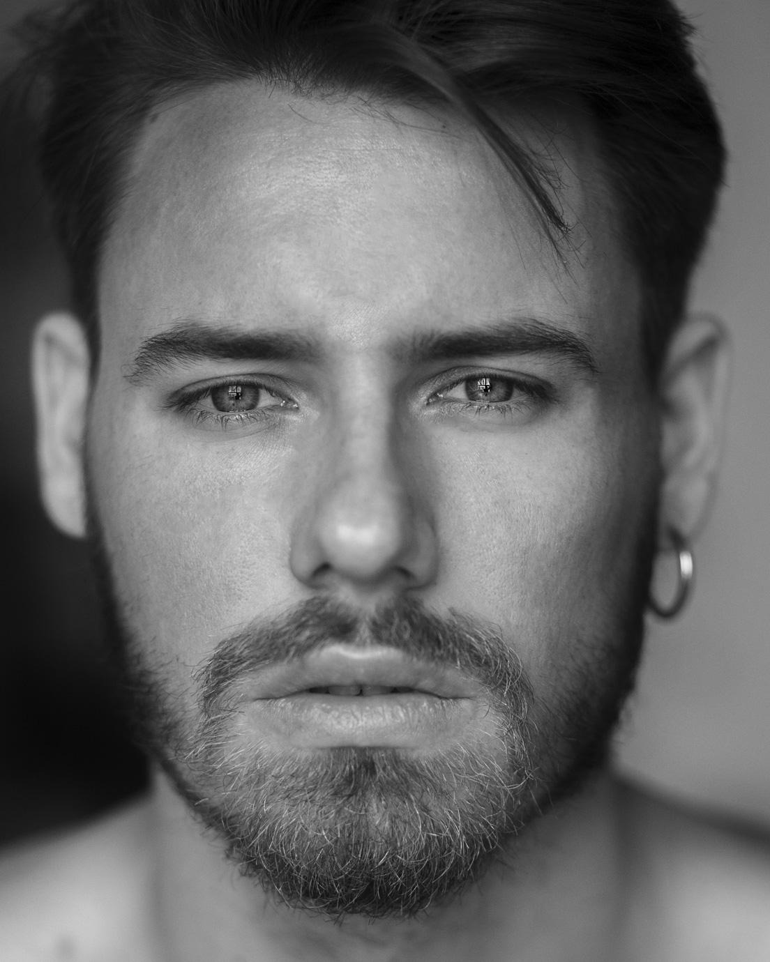 Nicol&ograve; — Model & Host in Milano photo 5