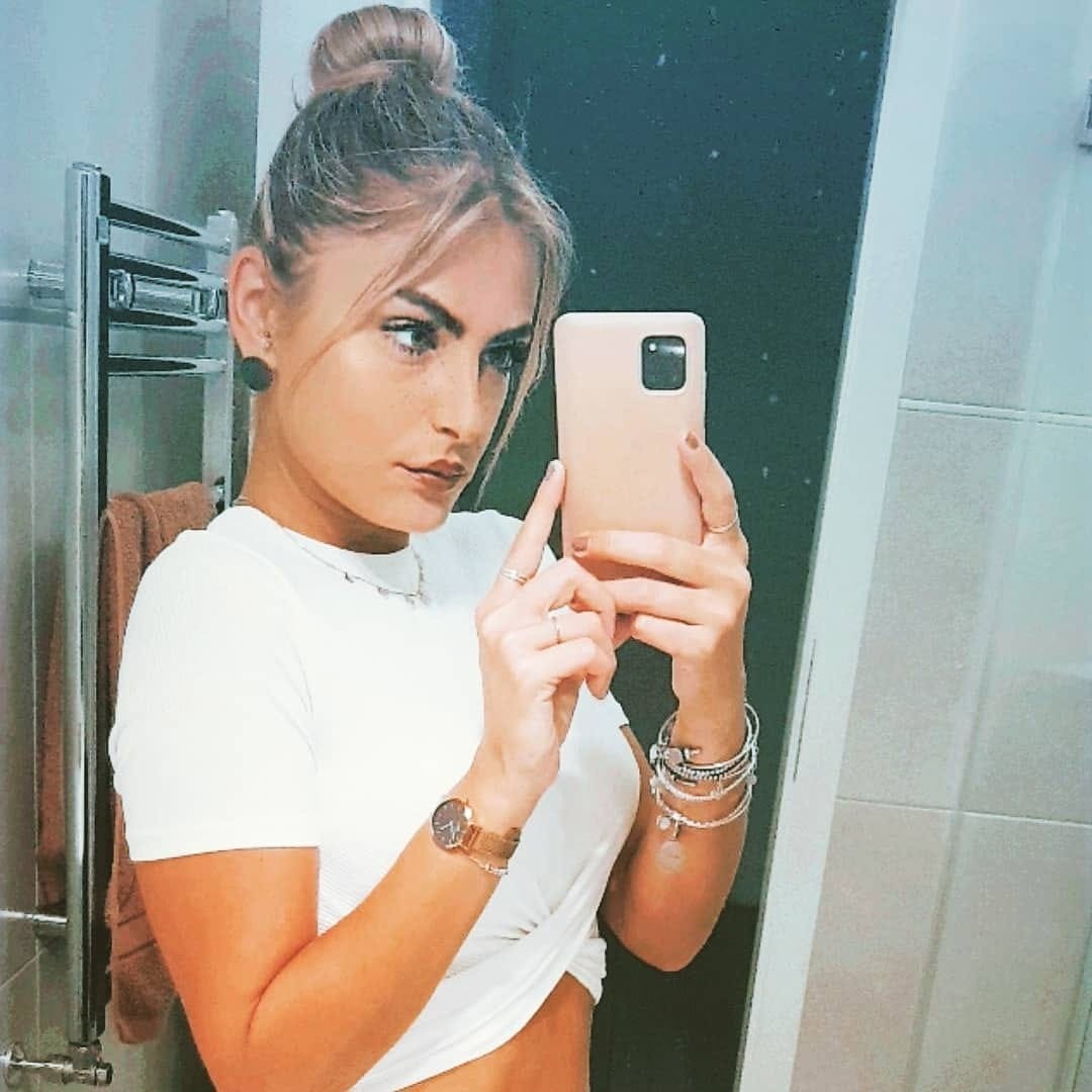 Giulia — Model & Hostess in Budapest photo 1