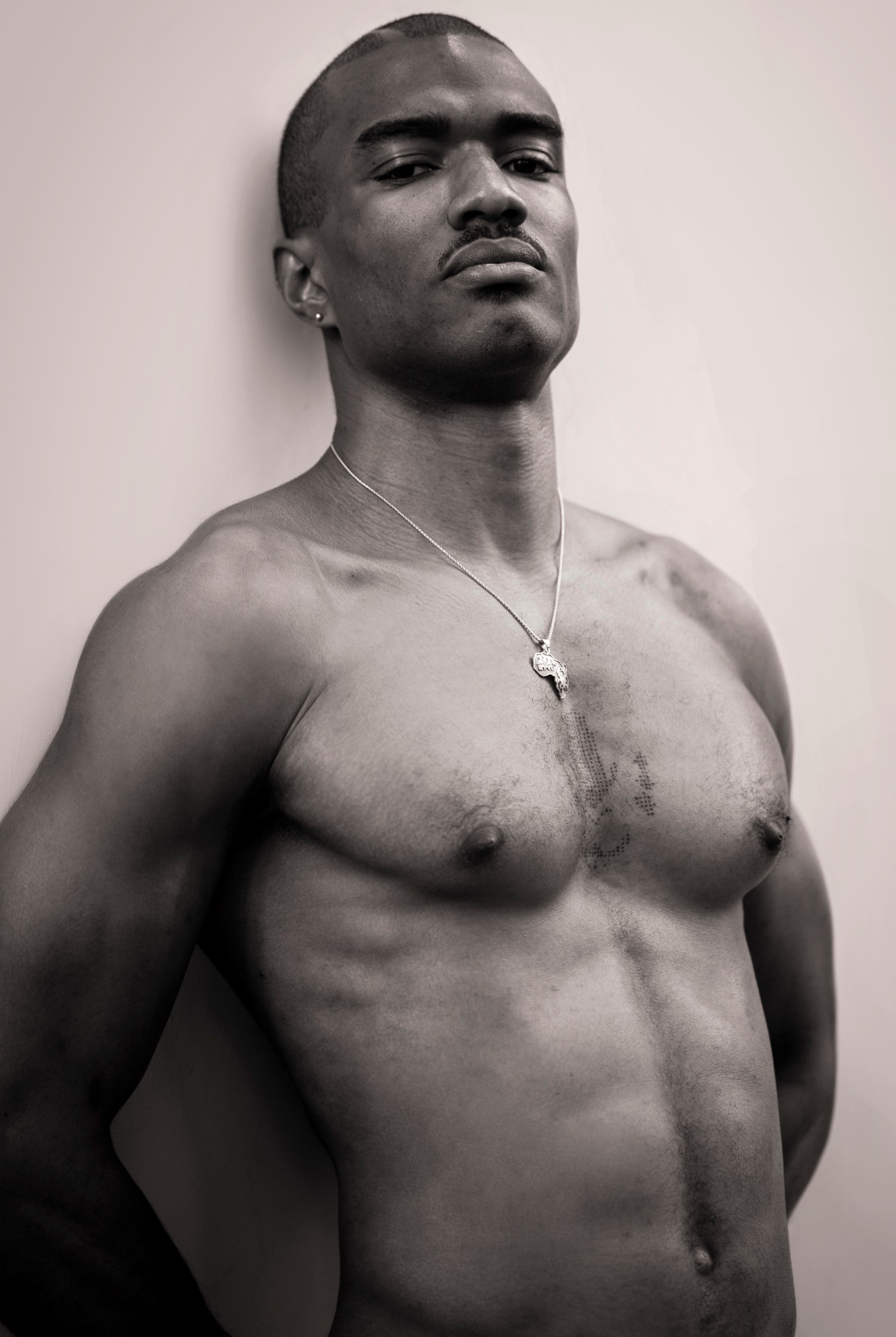 Jimi — Model & Host in Roma photo 11