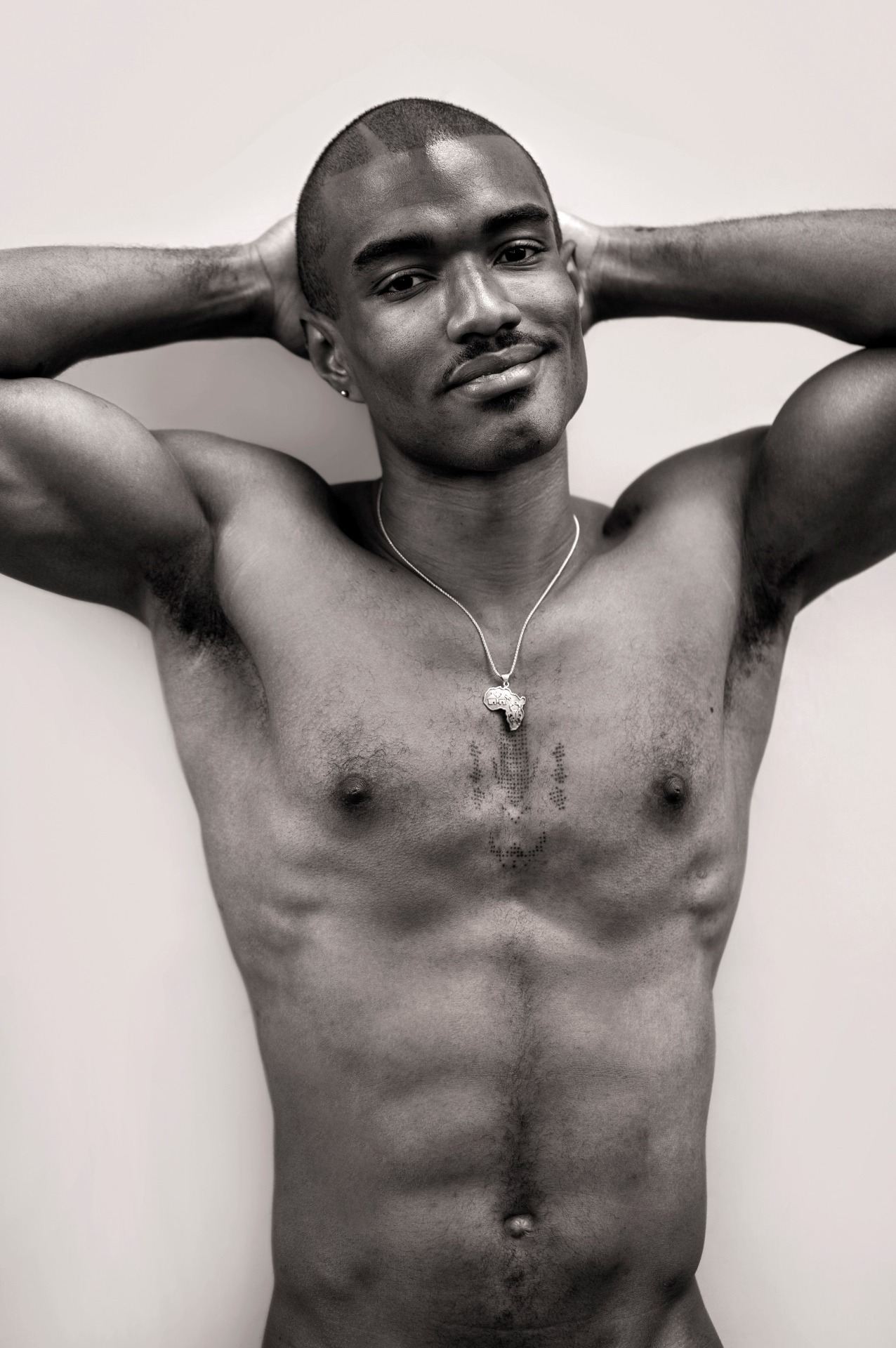Jimi — Model & Host in Roma photo 13
