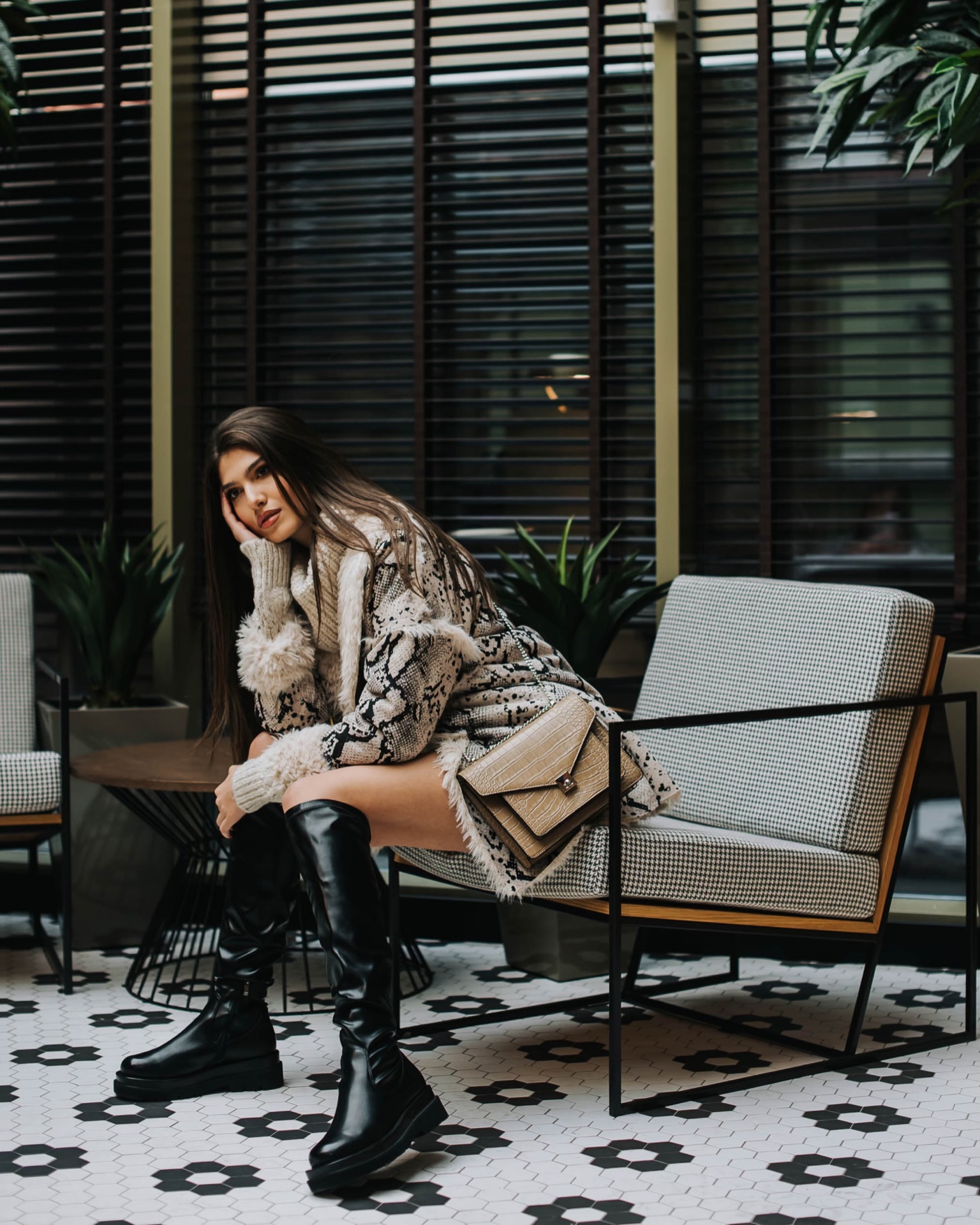 Maria — Model & Hostess in Bucharest photo 7