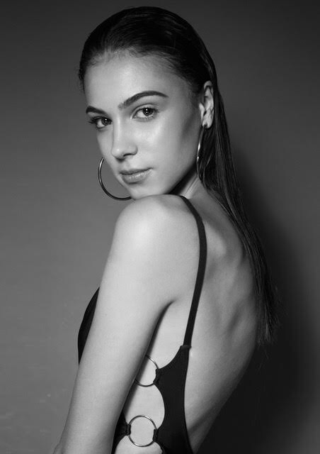 Kata Laura — Model & Hostess in Budapest photo 2