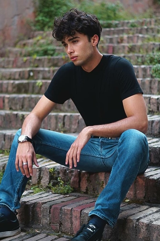 Paolo — Model & Host in Laghetto photo 1