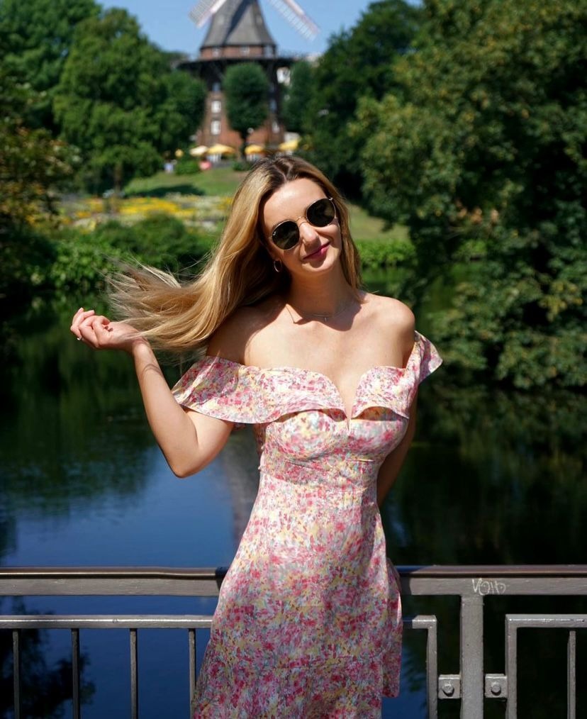 Adelina — Model & Hostess in Amsterdam photo 3
