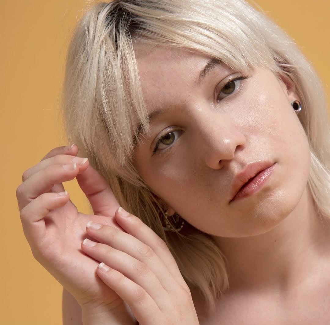 Silvia — Model & Hostess in Milano photo 31