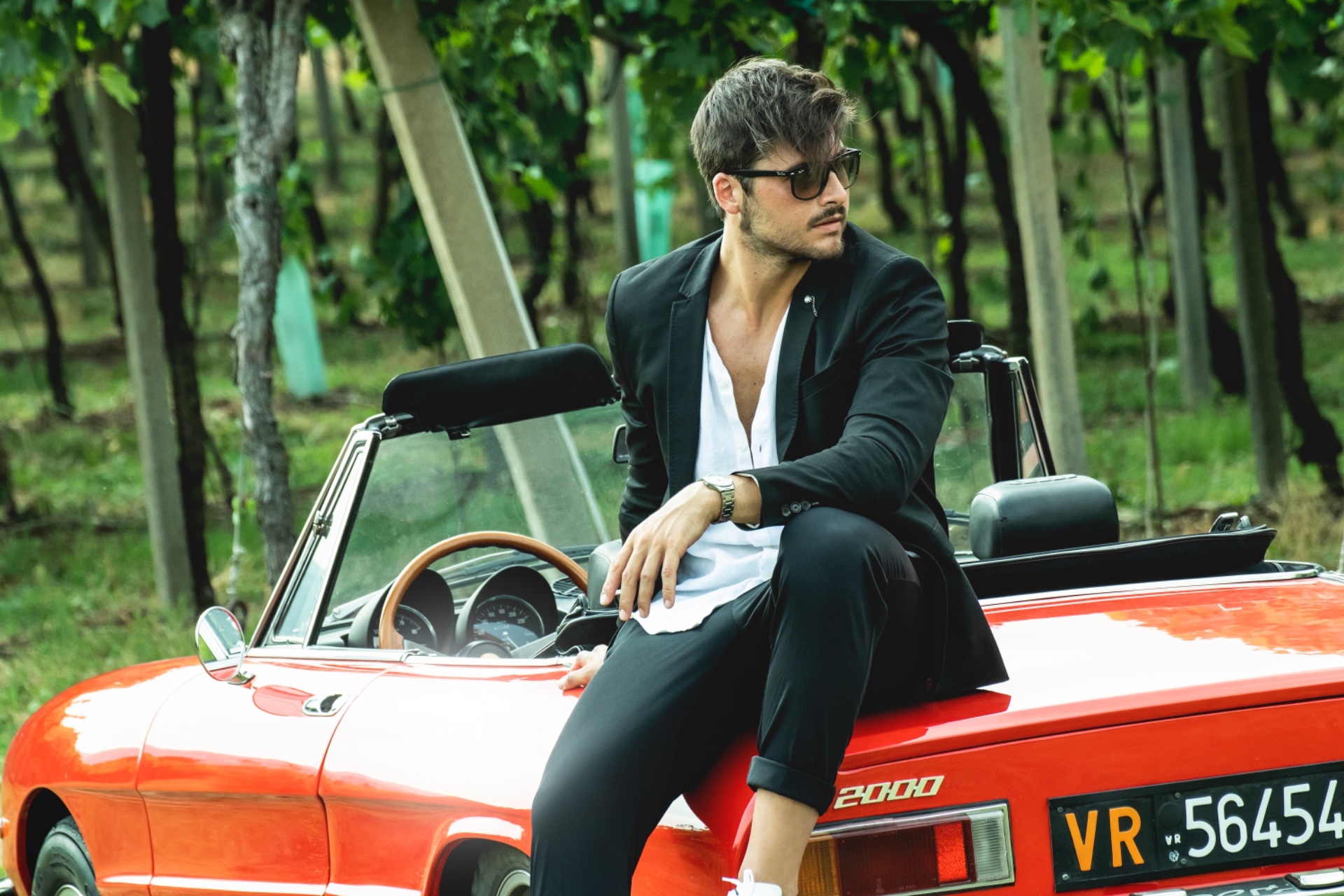 Giulio — Model & Host in Raldon photo 2