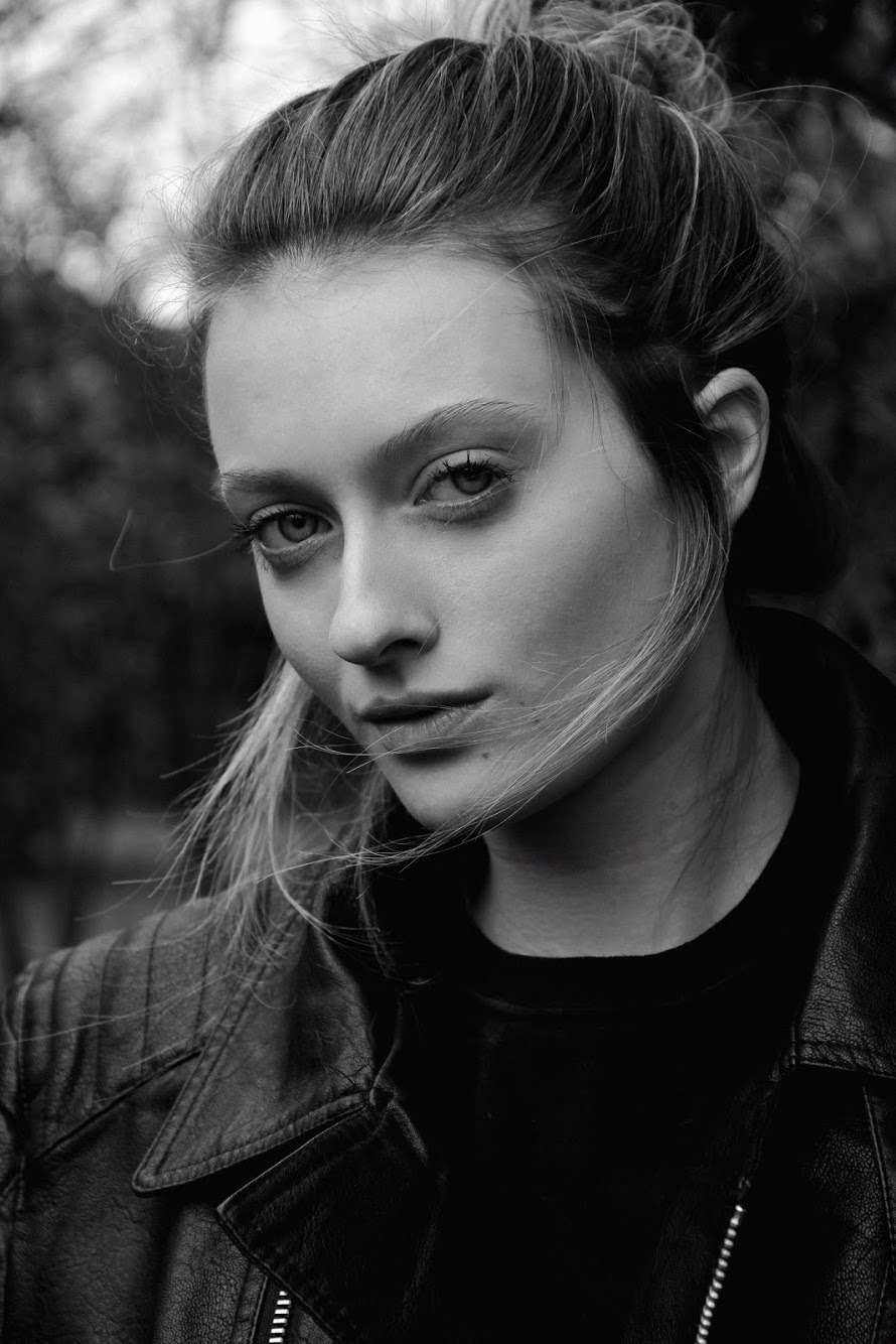 Isabella — Model & Hostess in Lecce photo 13