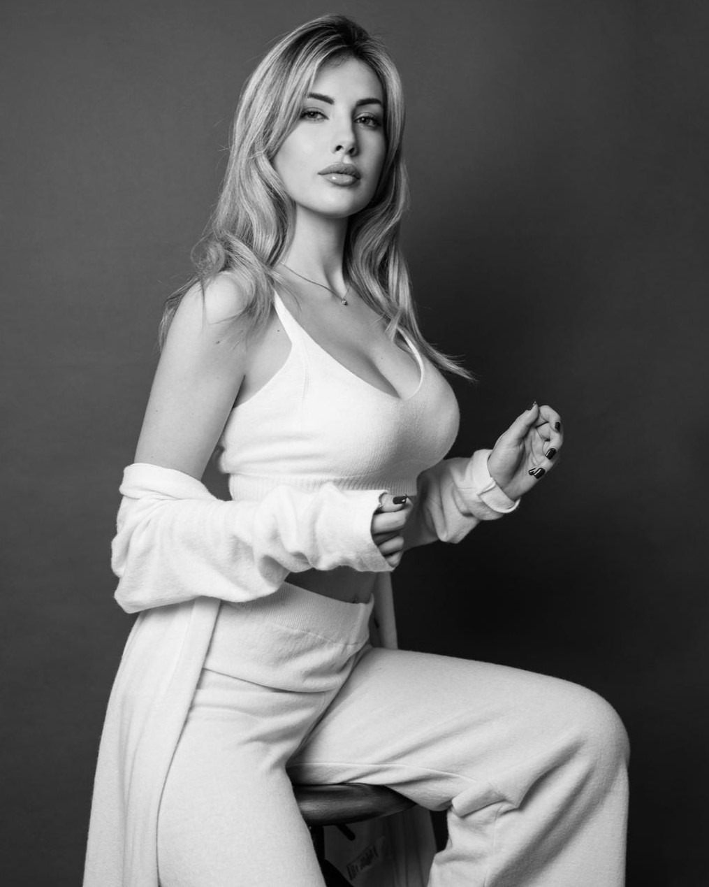 Beatrice Maria — Model & Hostess in Magenta photo 5