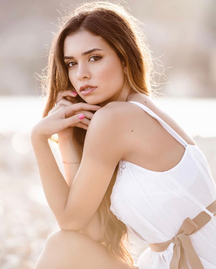 Sofia — Model & Hostess in Ventimiglia photo 1