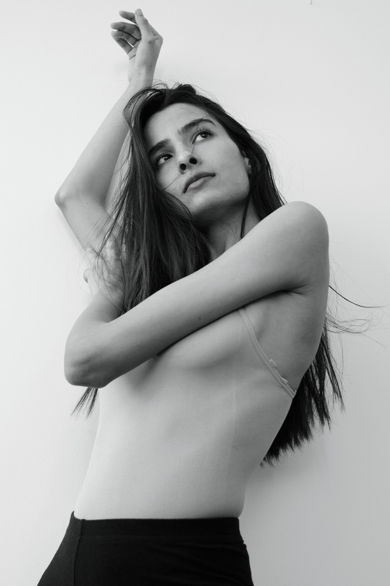 Priya — Model & Hostess in Paris photo 4