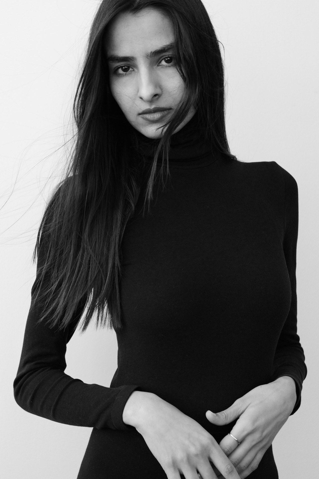Priya — Model & Hostess in Paris photo 5