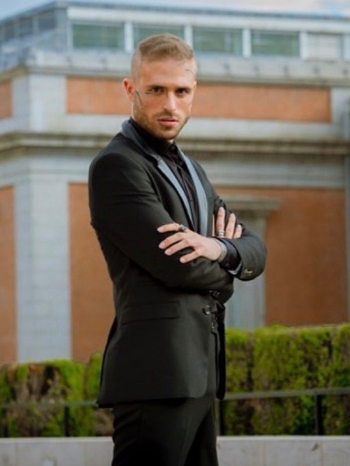 Toniet — Model & Host in Madrid photo 6