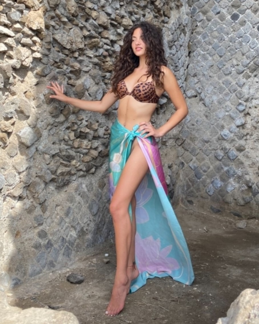Yvonne — Model & Hostess in Napoli photo 6