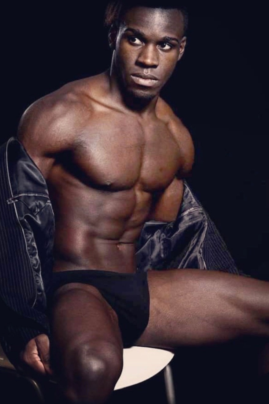 Fabrizio — Model & Host in Palermo photo 1