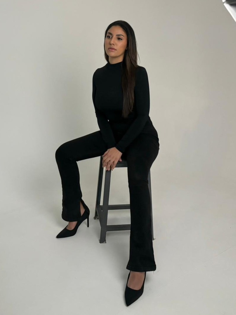 Yasmine — Model & Hostess in Barcelona photo 1