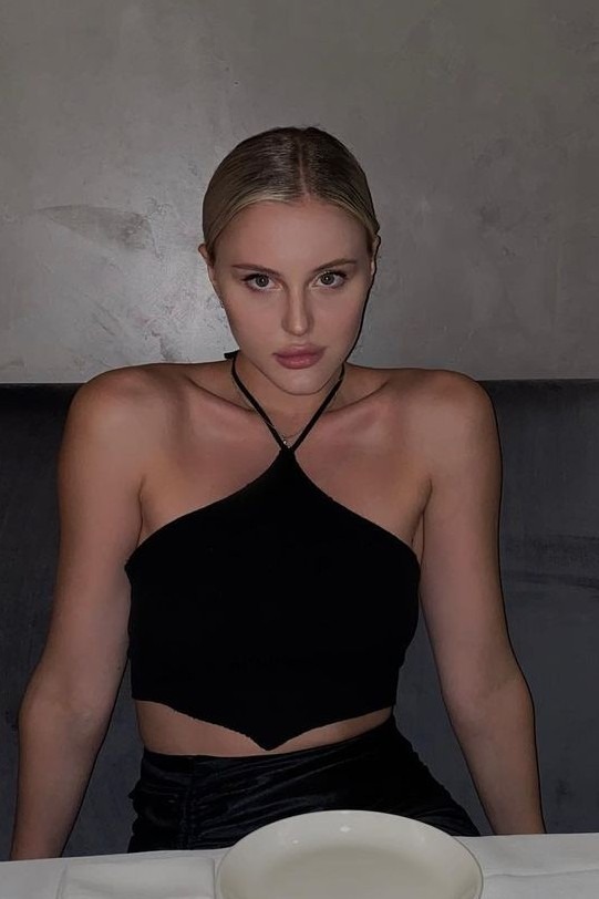 Angelina — Model & Hostess in Lugano photo 1