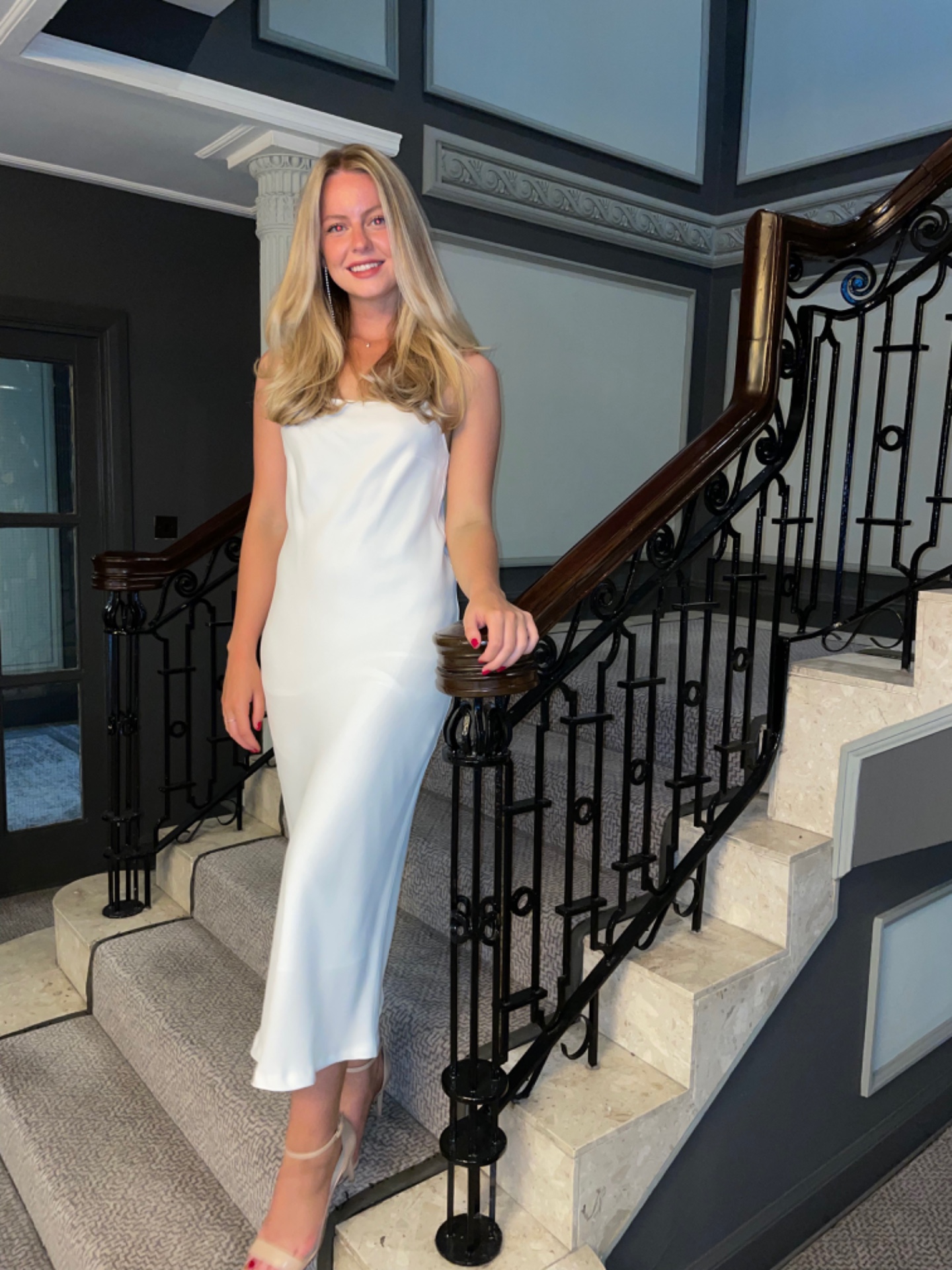 Emily — Model & Hostess in Oxfordshire photo 3