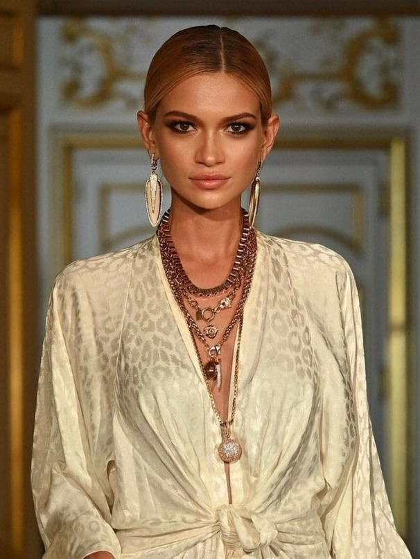 ANNA — Model in Paris | Eye On Model