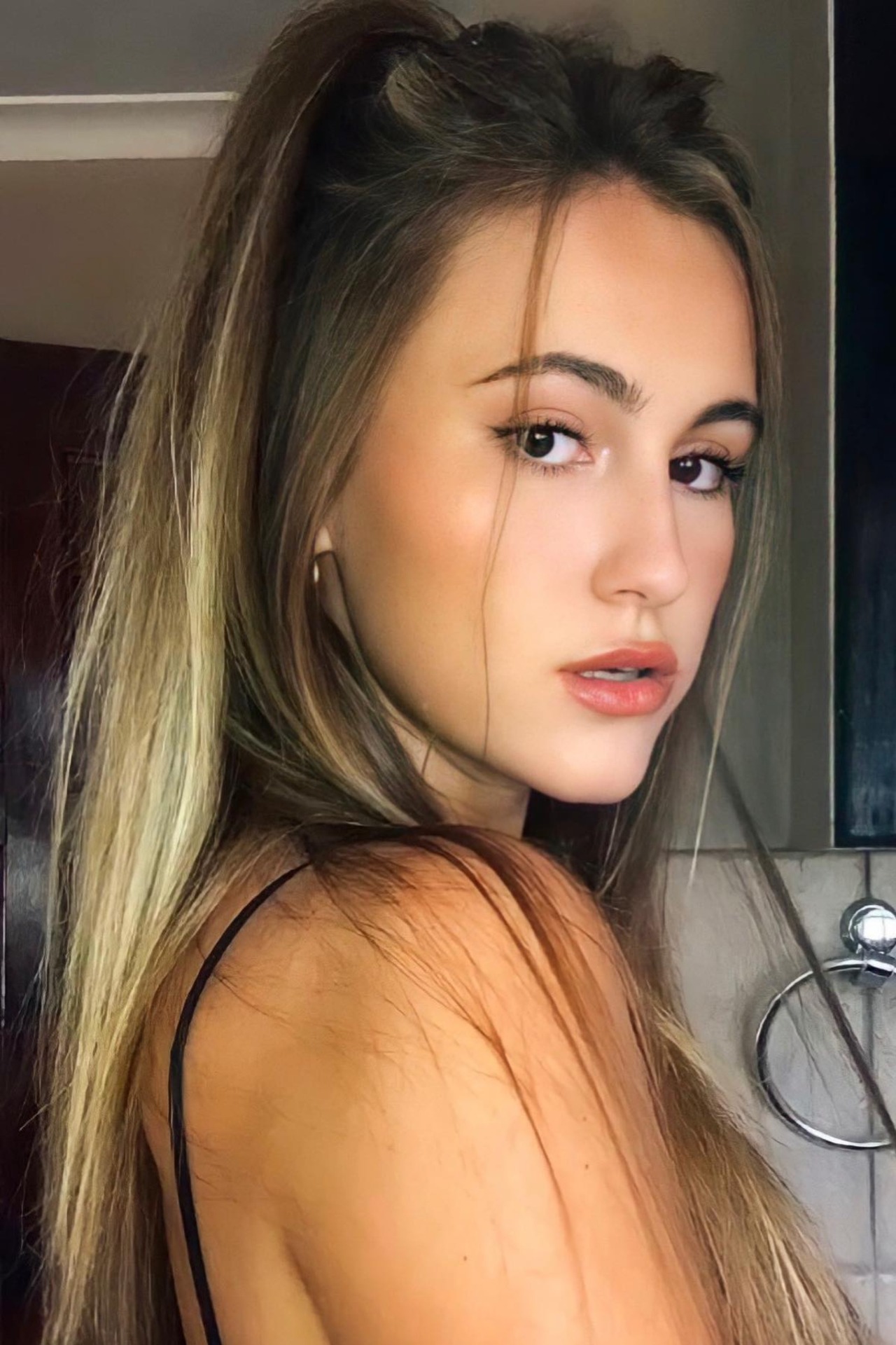 Skylar — Model & Hostess in Johannesburg photo 4
