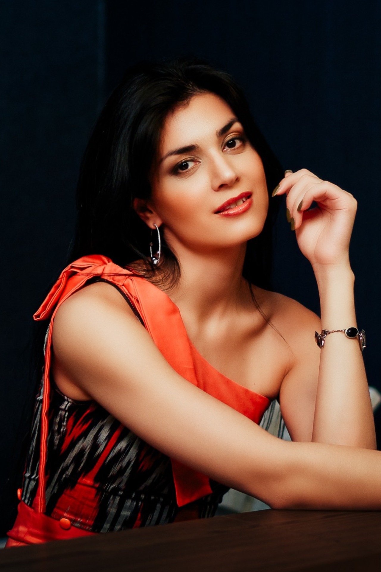Dildora — Model & Hostess in Wien photo 1