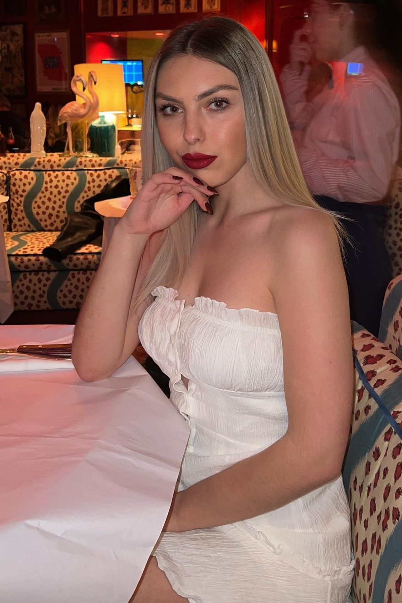 Karla — Model & Hostess in Beausoleil photo 9