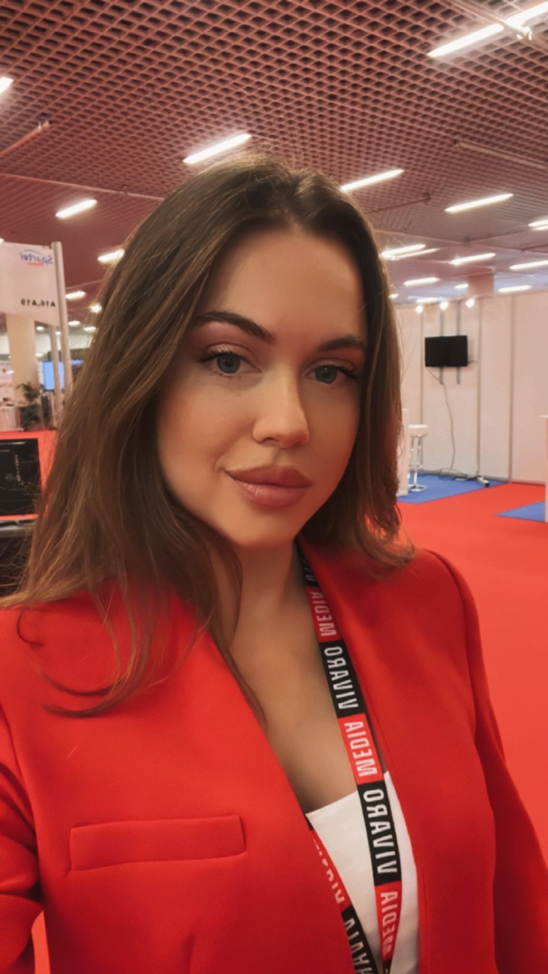 Oksana — Model & Hostess in Gen&egrave;ve photo 10