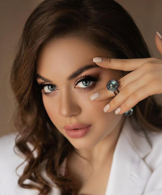 Oksana — Model & Hostess in Gen&egrave;ve photo 14
