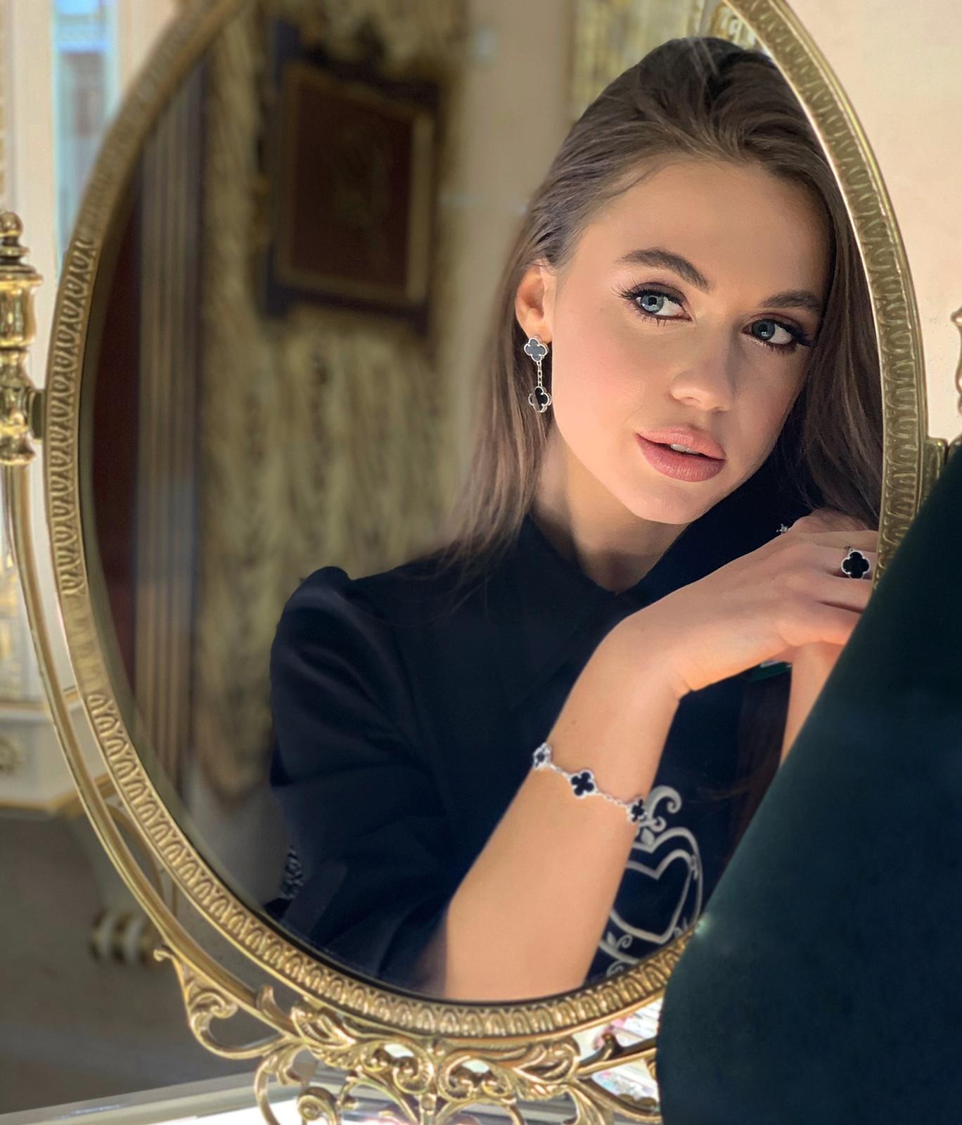 Oksana — Model & Hostess in Gen&egrave;ve photo 6