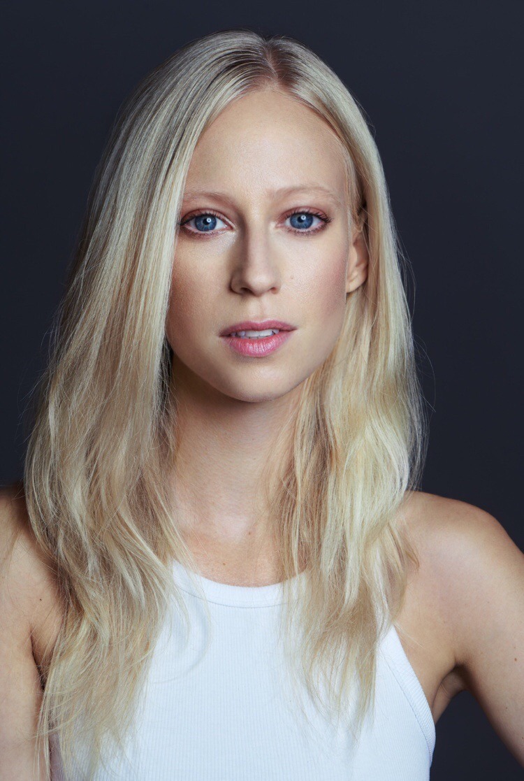 Fruzsina — Model & Hostess in Amsterdam photo 5