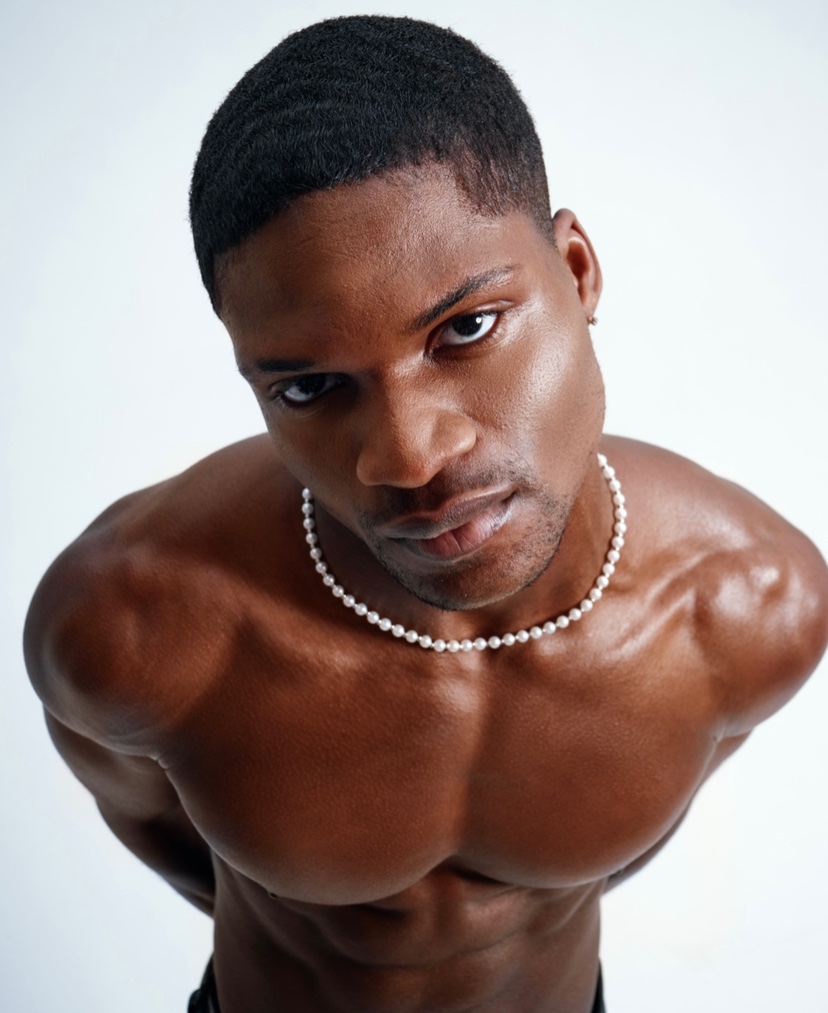 Maldwyn — Model & Host in Budapest photo 2