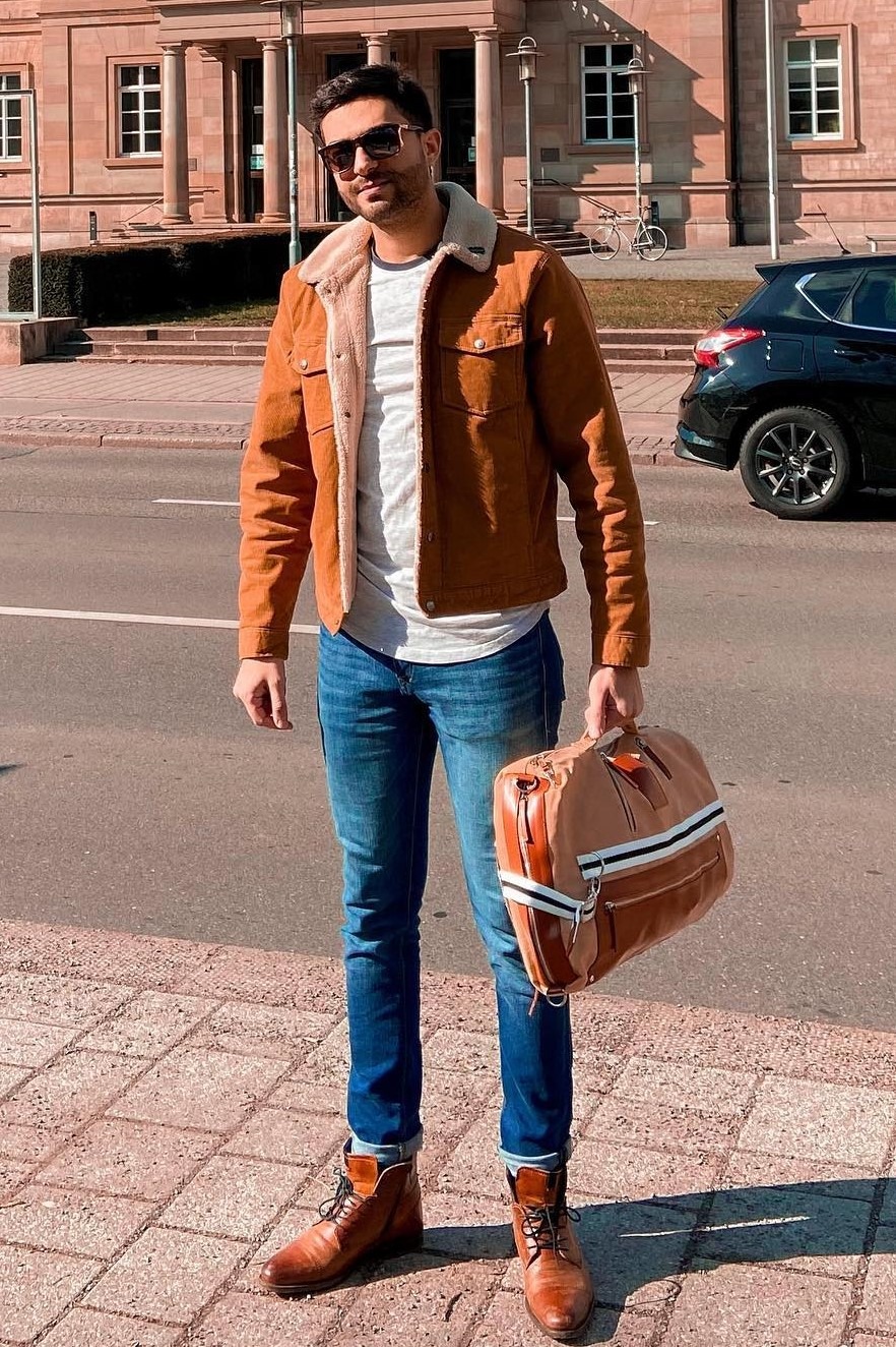 Bader — Model & Host in Rt photo 3