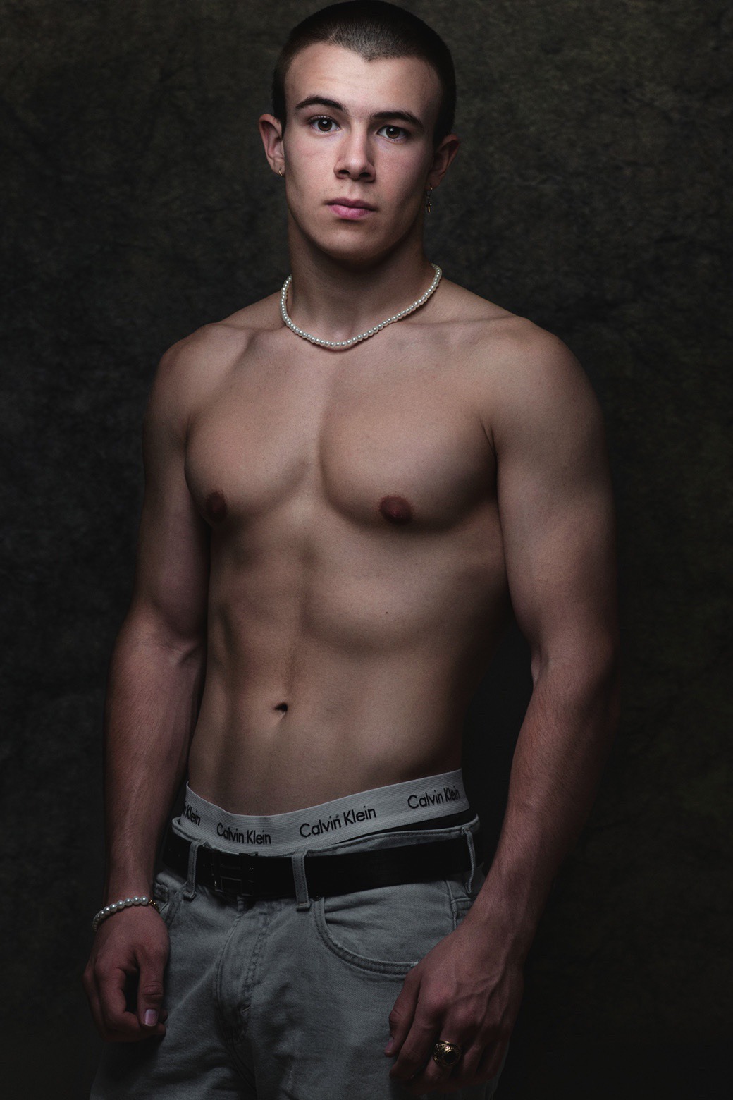 Leo — Model & Host in Sarrians photo 2